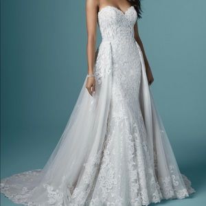 Bridal Boutique  Never Worn,I’m not getting married anymore so getting rid of it